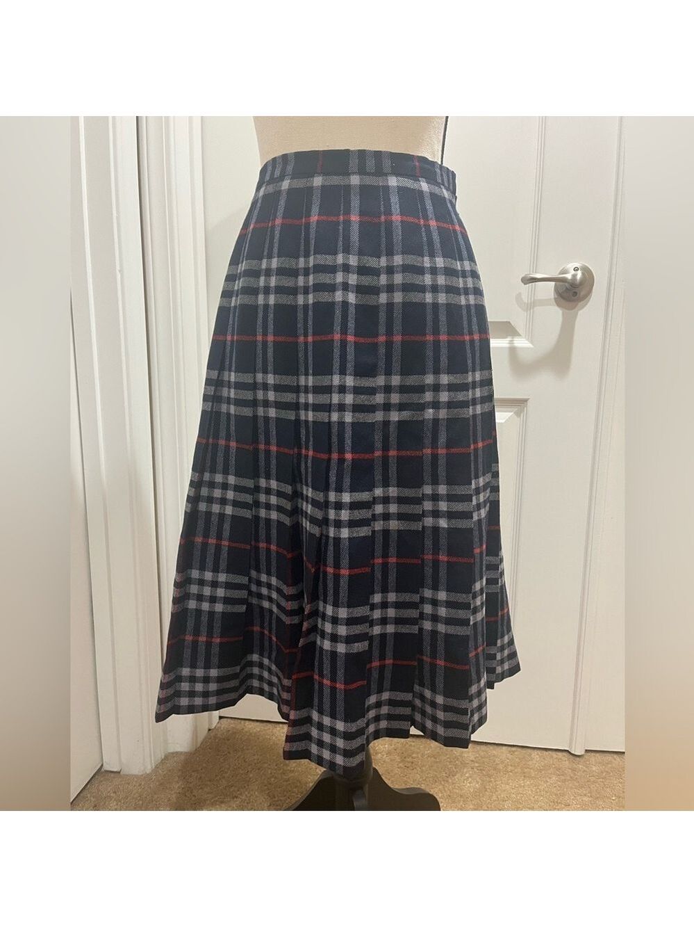 BURBERRYS JAPAN VINTAGE PLEATED BLUE SKIRT - Picture 1 of 11